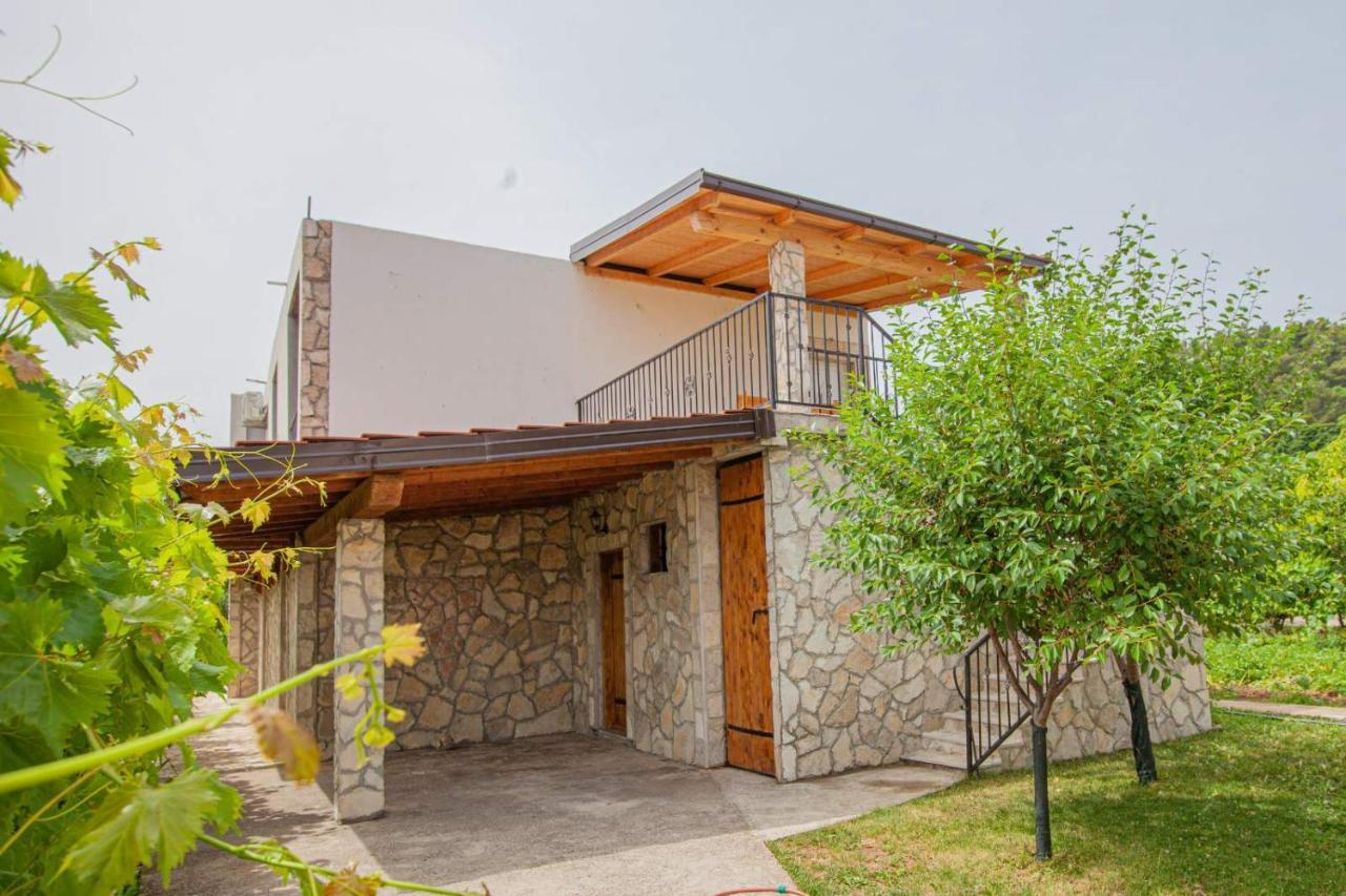 Vinarija "Delmo" Apartments Требинье Экстерьер фото