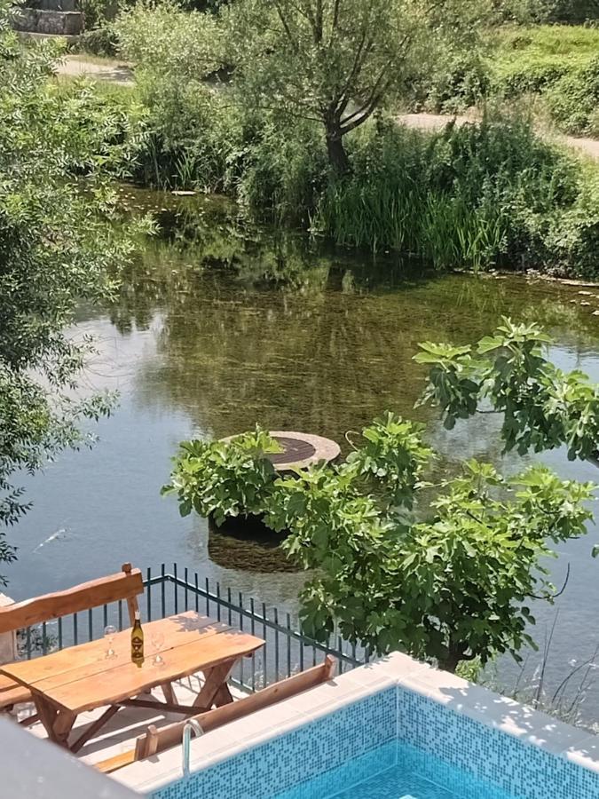 Vinarija "Delmo" Apartments Требинье Экстерьер фото